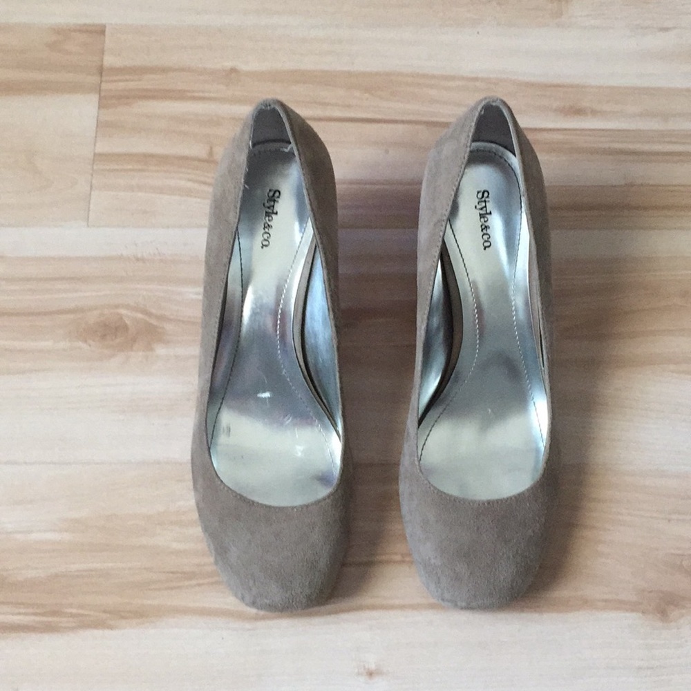 Suede leather pumps